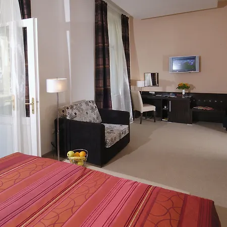 Hotel Mánes 4*
