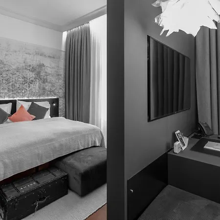 The Manes Boutique 4*